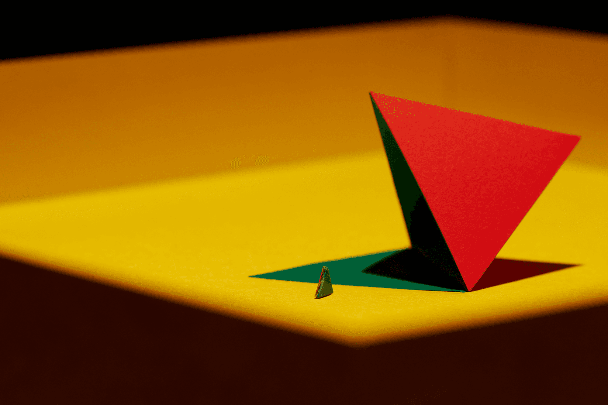 IKKO TANAKA ISSEY MIYAKE No.6 Special Installation［The pyramid series］