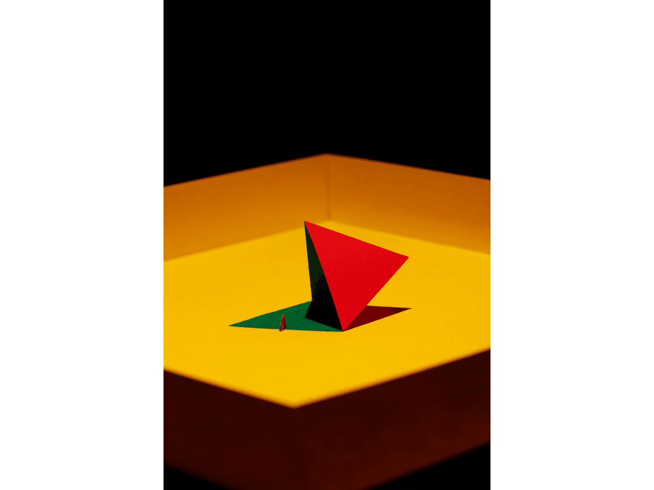 IKKO TANAKA ISSEY MIYAKE No.6 Special Installation［The pyramid series］